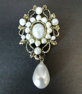 Vintage Pearl Brooch